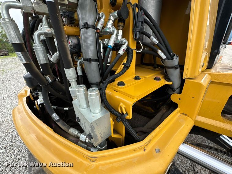 image for item DU9889 2017 Caterpillar 305E2 mini excavator