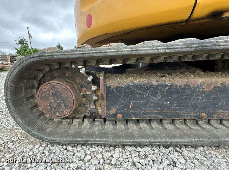 image for item DU9889 2017 Caterpillar 305E2 mini excavator