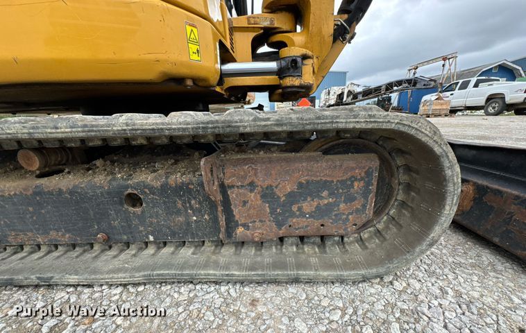image for item DU9889 2017 Caterpillar 305E2 mini excavator