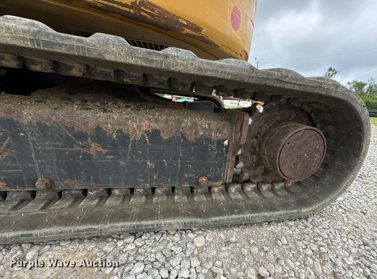 image for item DU9889 2017 Caterpillar 305E2 mini excavator