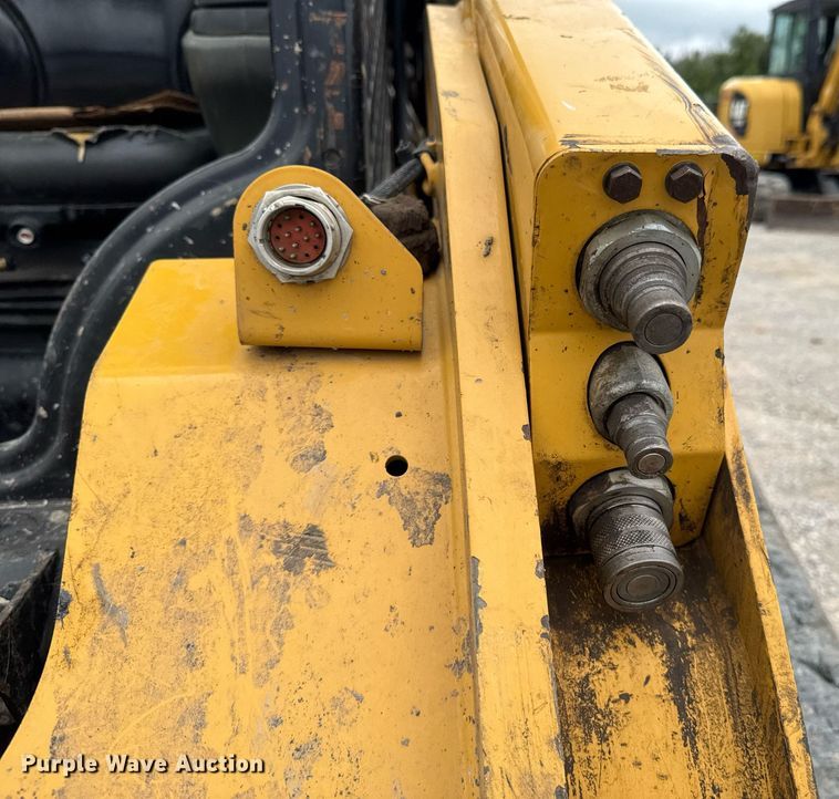 image for item DU9890 2017 Caterpillar 289D tracked skid steer loader