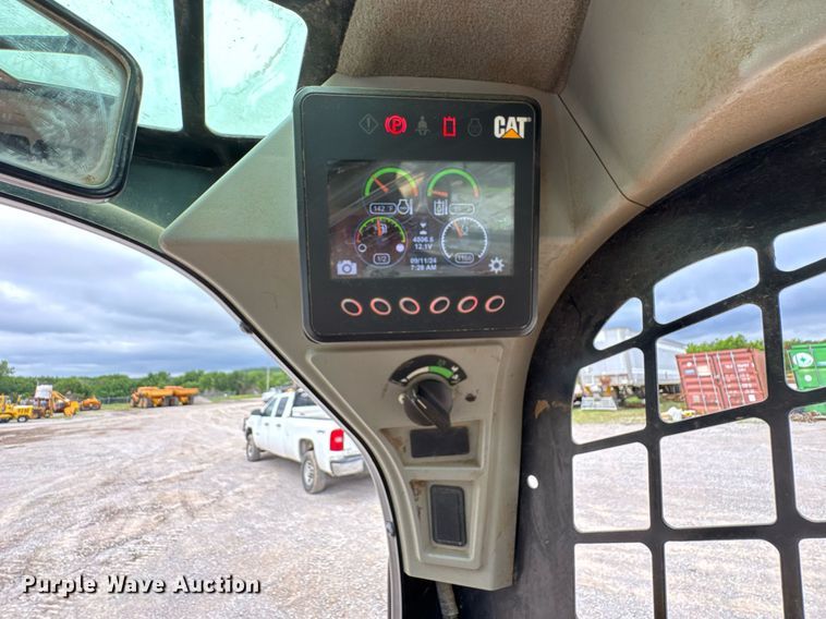 image for item DU9890 2017 Caterpillar 289D tracked skid steer loader