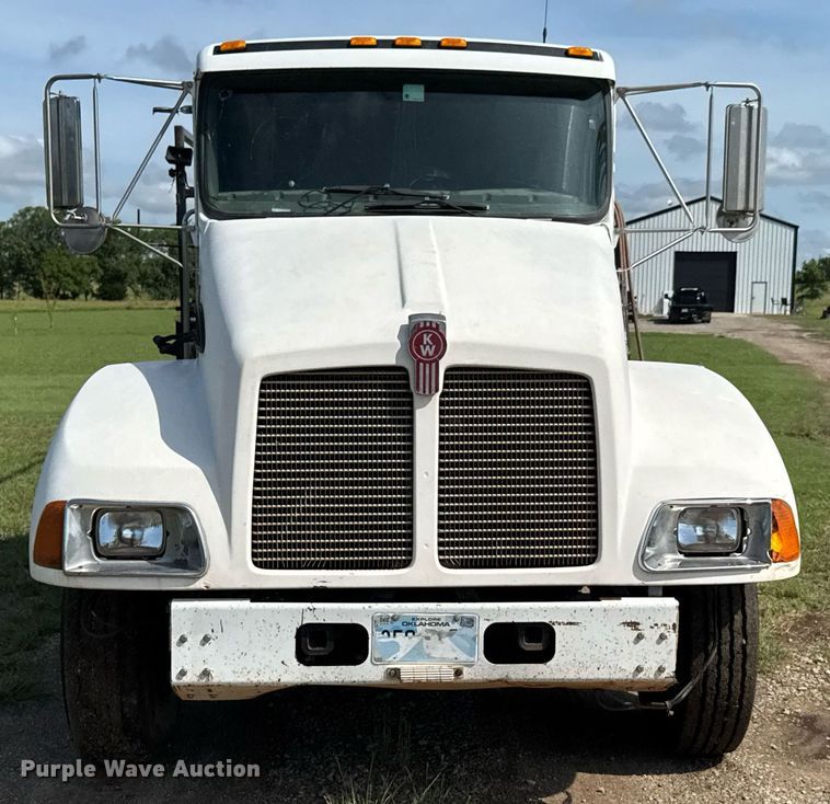 image for item DU9897 2003 Kenworth T300 vacuum truck