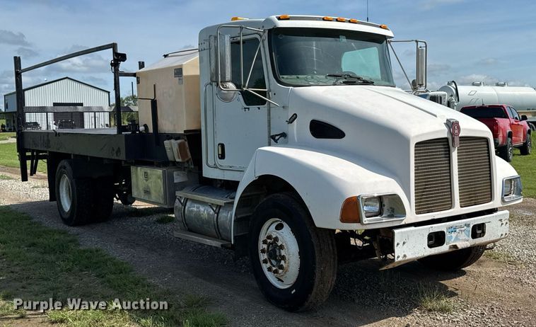 image for item DU9897 2003 Kenworth T300 vacuum truck