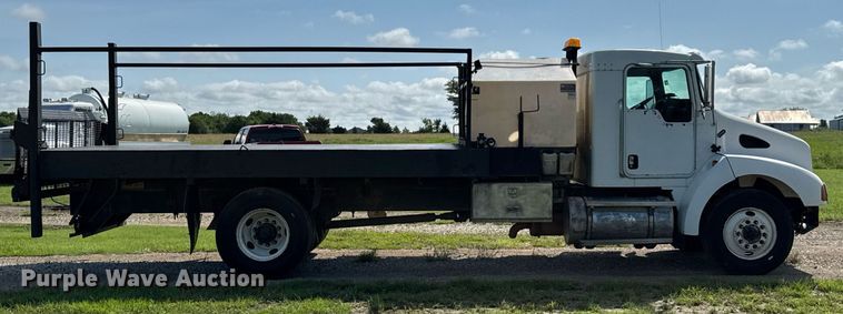 image for item DU9897 2003 Kenworth T300 vacuum truck