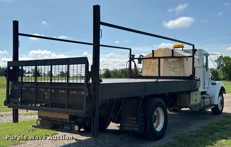 image for item DU9897 2003 Kenworth T300 vacuum truck