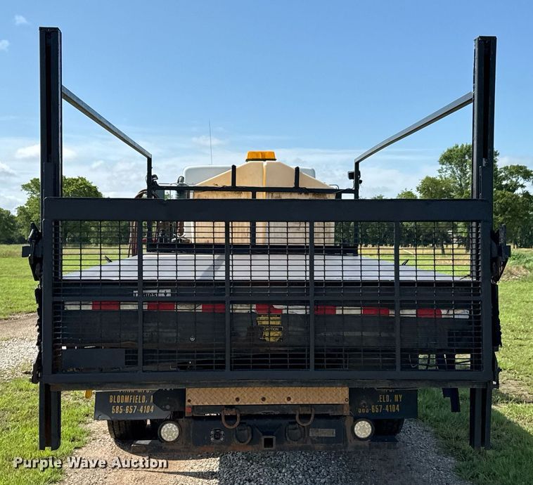 image for item DU9897 2003 Kenworth T300 vacuum truck