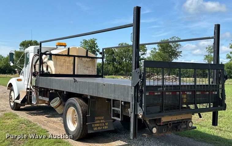 image for item DU9897 2003 Kenworth T300 vacuum truck