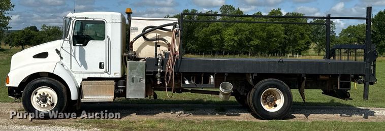 image for item DU9897 2003 Kenworth T300 vacuum truck