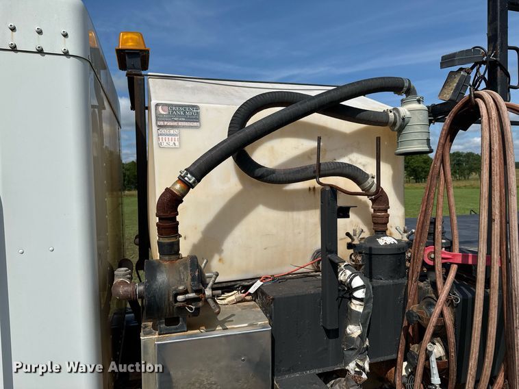 image for item DU9897 2003 Kenworth T300 vacuum truck