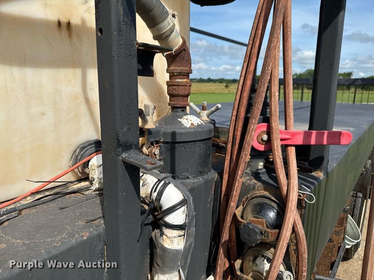 image for item DU9897 2003 Kenworth T300 vacuum truck