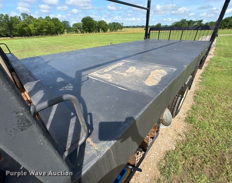 image for item DU9897 2003 Kenworth T300 vacuum truck