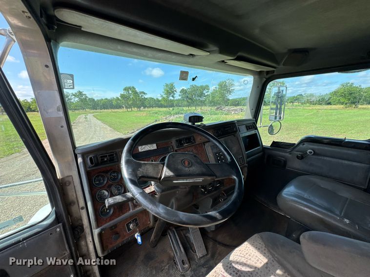 image for item DU9897 2003 Kenworth T300 vacuum truck