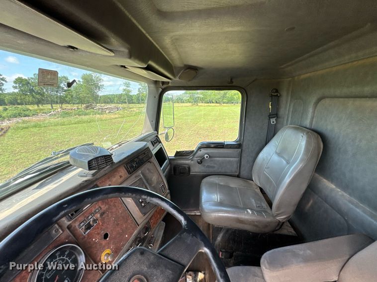 image for item DU9897 2003 Kenworth T300 vacuum truck