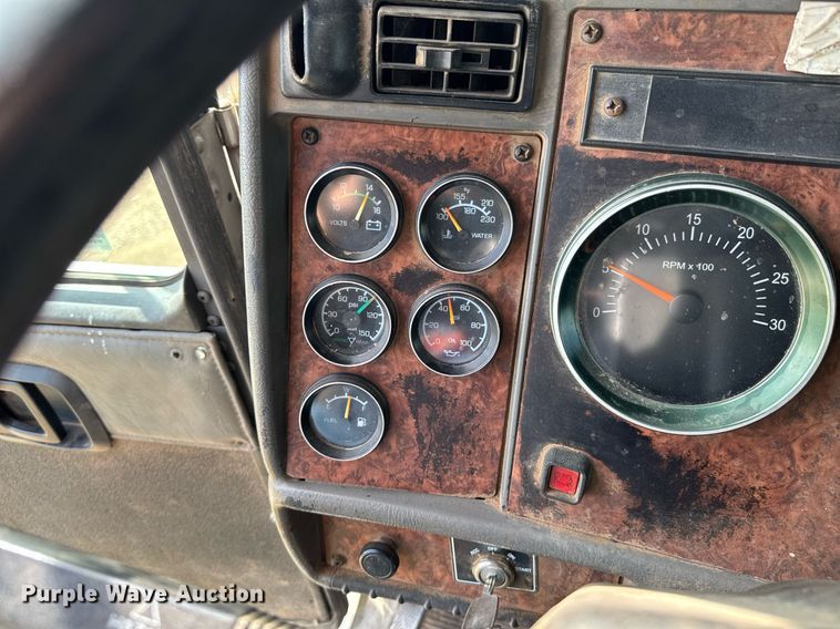 image for item DU9897 2003 Kenworth T300 vacuum truck