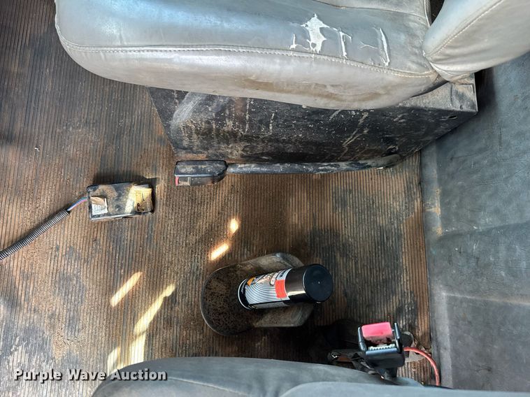 image for item DU9897 2003 Kenworth T300 vacuum truck