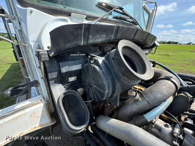 image for item DU9897 2003 Kenworth T300 vacuum truck