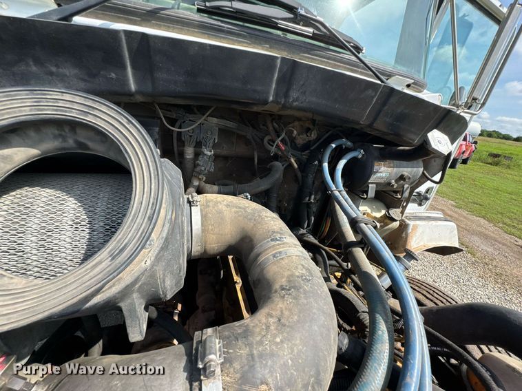 image for item DU9897 2003 Kenworth T300 vacuum truck