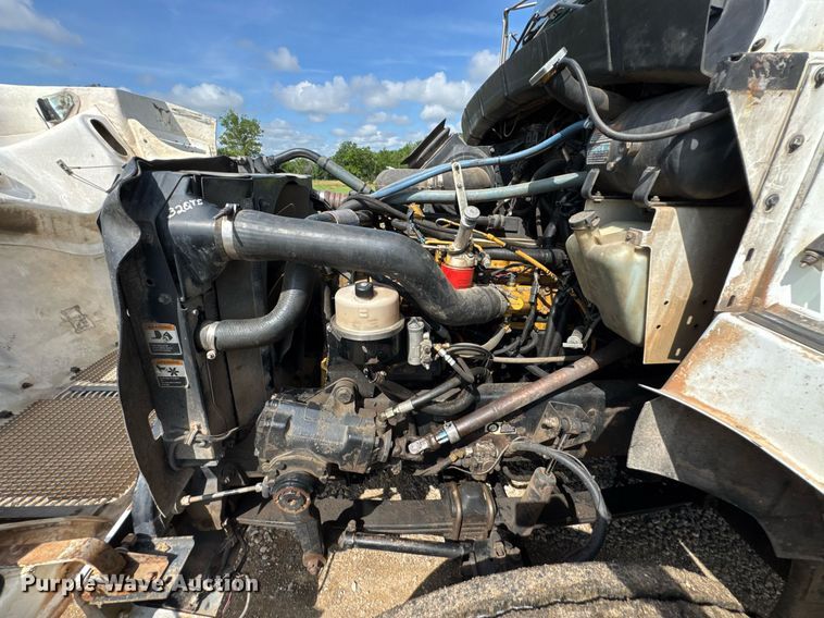 image for item DU9897 2003 Kenworth T300 vacuum truck