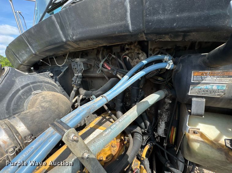 image for item DU9897 2003 Kenworth T300 vacuum truck