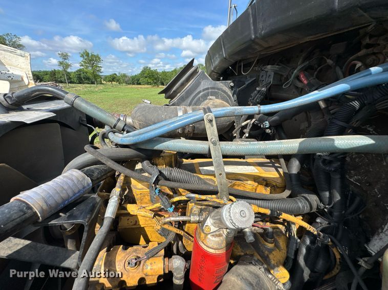 image for item DU9897 2003 Kenworth T300 vacuum truck