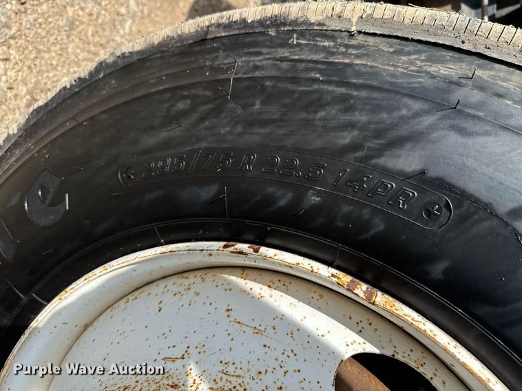 image for item DU9897 2003 Kenworth T300 vacuum truck