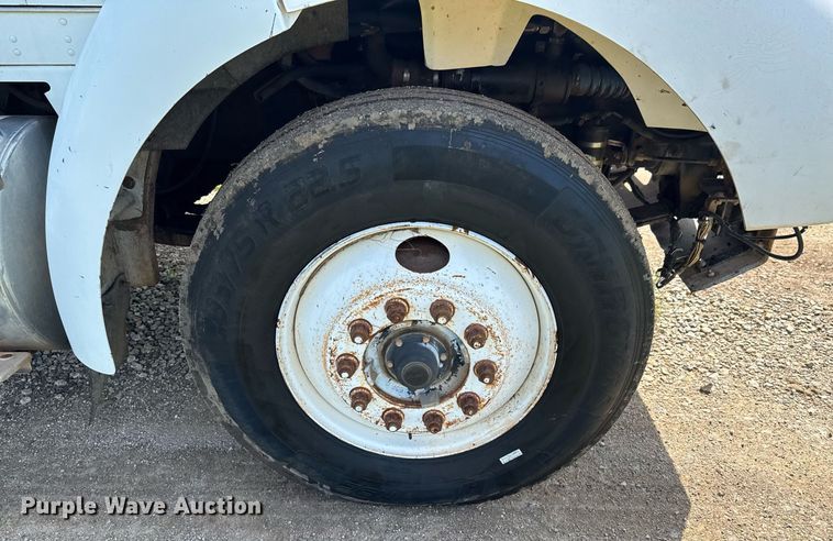 image for item DU9897 2003 Kenworth T300 vacuum truck