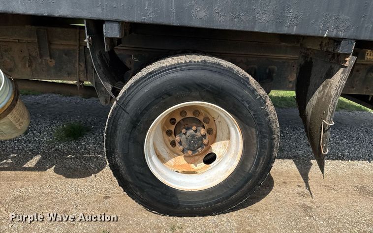 image for item DU9897 2003 Kenworth T300 vacuum truck