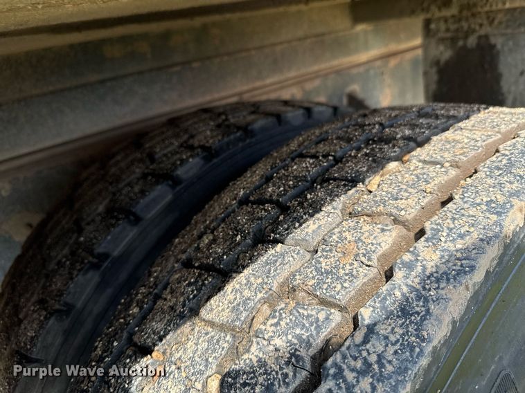 image for item DU9897 2003 Kenworth T300 vacuum truck