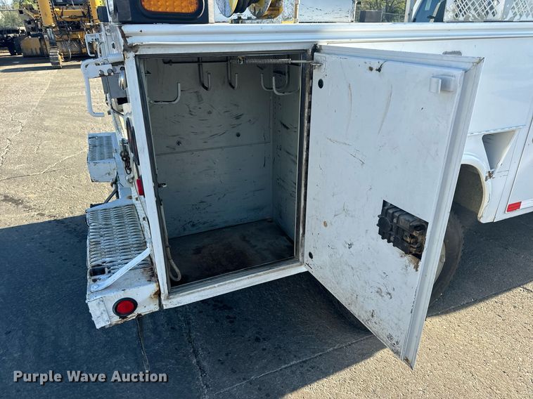 image for item DV1961 2011 Ford F550 Super Duty XL utility / service truck