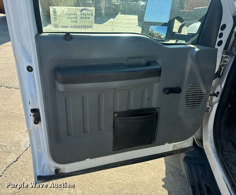 image for item DV1961 2011 Ford F550 Super Duty XL utility / service truck