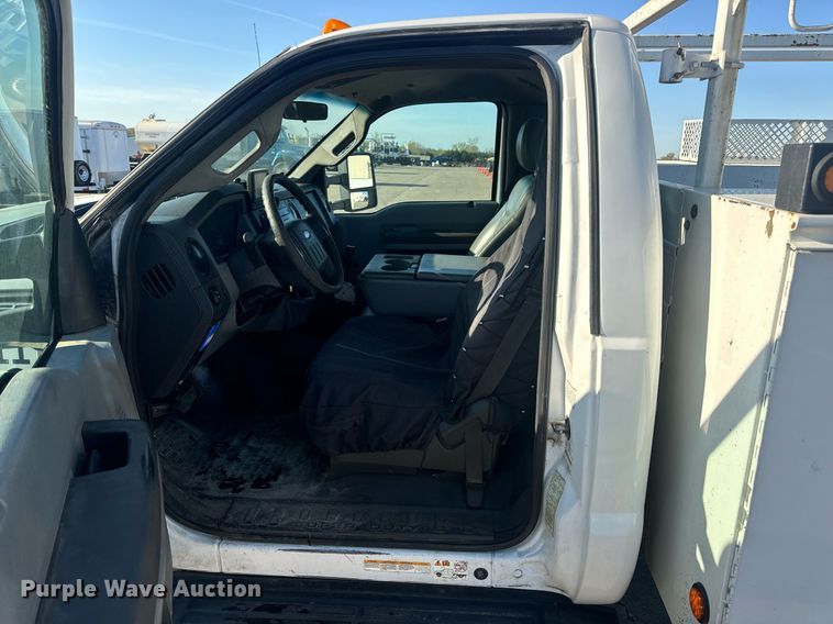 image for item DV1961 2011 Ford F550 Super Duty XL utility / service truck