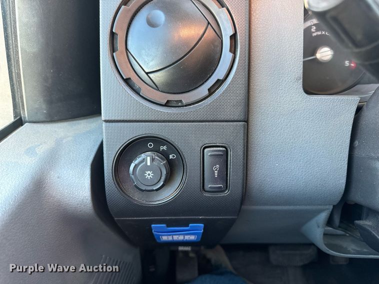 image for item DV1961 2011 Ford F550 Super Duty XL utility / service truck