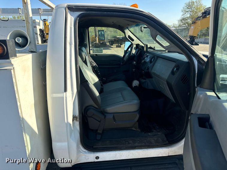image for item DV1961 2011 Ford F550 Super Duty XL utility / service truck
