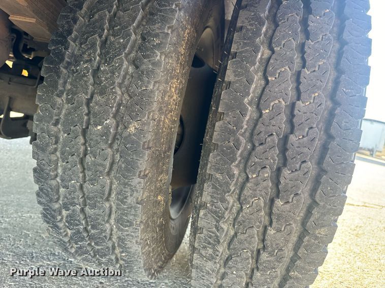 image for item DV1961 2011 Ford F550 Super Duty XL utility / service truck