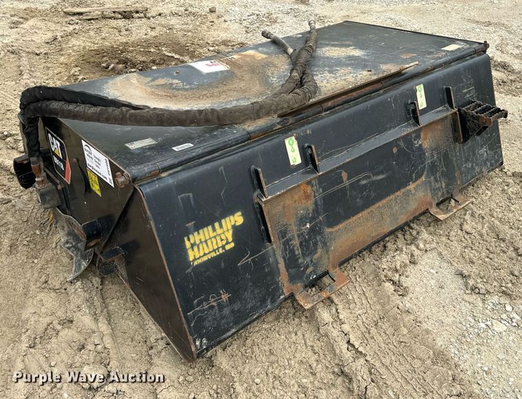 image for item DV1990 2014 Caterpillar BU118 skid steer broom