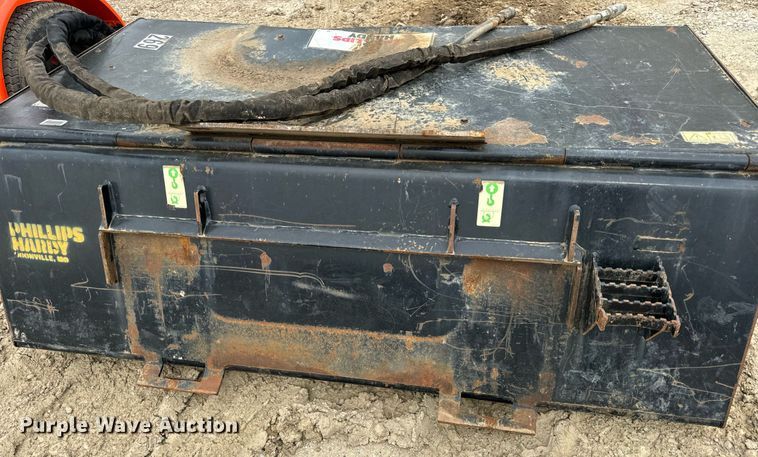 image for item DV1990 2014 Caterpillar BU118 skid steer broom