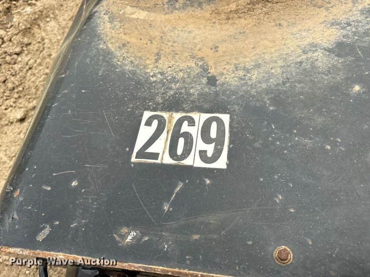 image for item DV1990 2014 Caterpillar BU118 skid steer broom