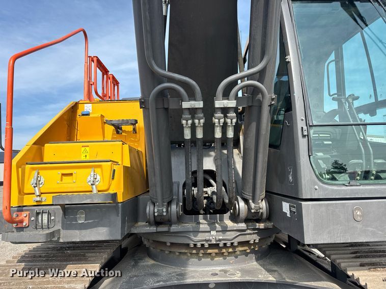image for item DV4189 2023 Volvo EC350EL excavator