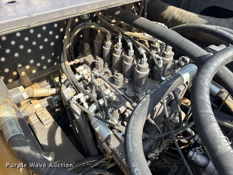 image for item DV4189 2023 Volvo EC350EL excavator