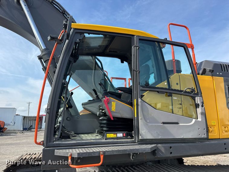 image for item DV4189 2023 Volvo EC350EL excavator