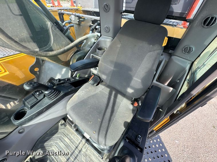 image for item DV4189 2023 Volvo EC350EL excavator