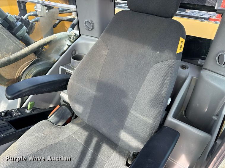 image for item DV4189 2023 Volvo EC350EL excavator