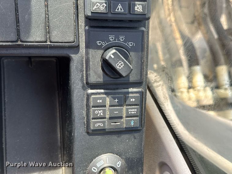 image for item DV4189 2023 Volvo EC350EL excavator