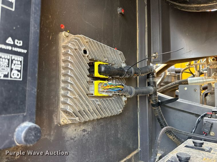 image for item DV4189 2023 Volvo EC350EL excavator