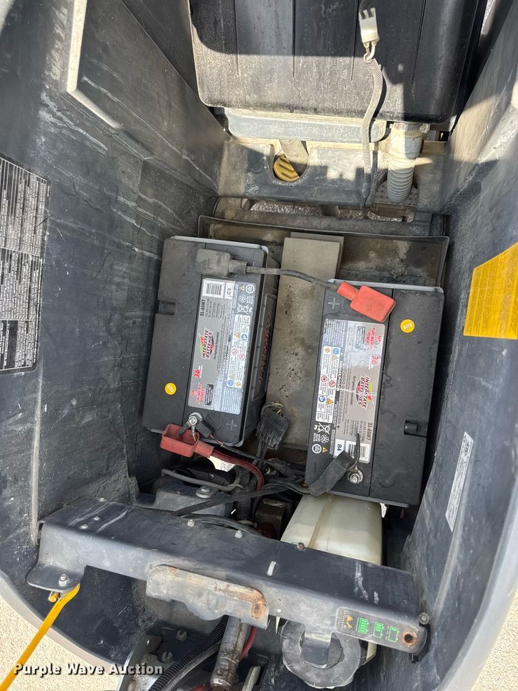 image for item DV4193 Advance SC1500 X20D floor scrubber