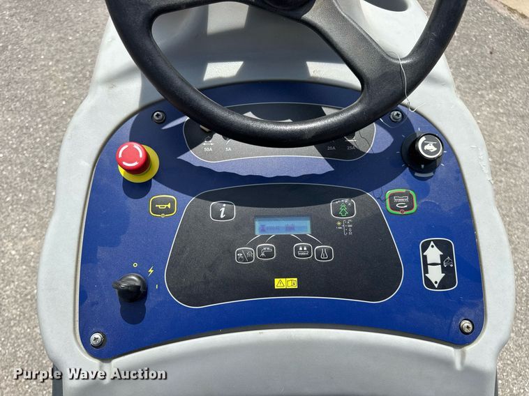 image for item DV4193 Advance SC1500 X20D floor scrubber