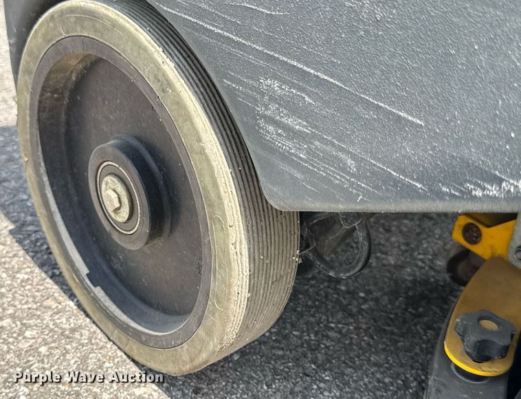 image for item DV4193 Advance SC1500 X20D floor scrubber