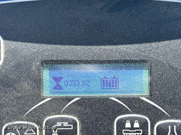 image for item DV4193 Advance SC1500 X20D floor scrubber