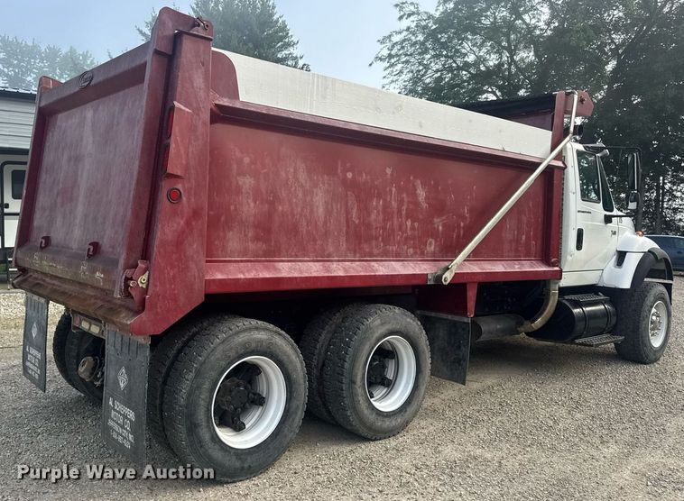 image for item DV4194 2003 International 7600 6X4 dump truck